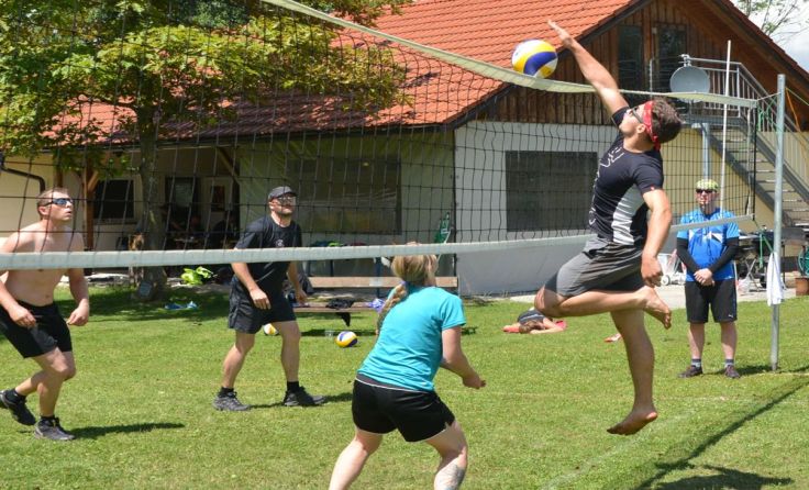 Der ÖTB veranstaltet am Faustballplatz ein Volleyballturnier. Foto: Haijes