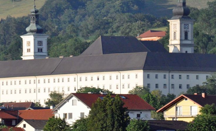 Der Reinerlös des Flohmarktes wird für die Turmsanierung verwendet. Foto: P. Kalab