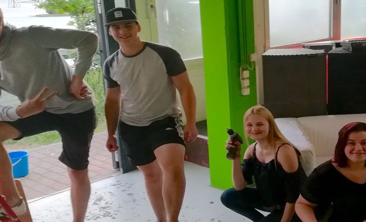 Die Jugendlichen gestalten das Jugendzentrum neu. Foto: JCUV