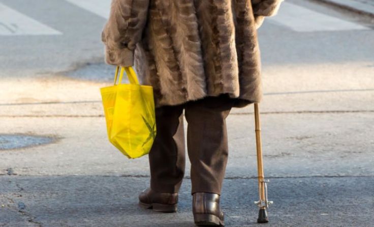 In der Pflege wird mehr denn je nach ausgebildetem Personal gesucht. Symbolfoto: E. Wodicka