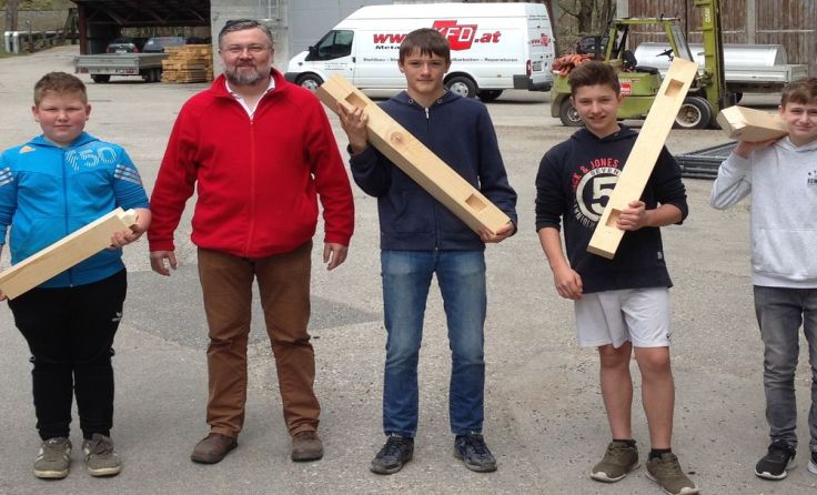 Die Schüler besuchten auch die Firma K.u.F. Drack in Pettenbach. Foto: NMS Pettenbach