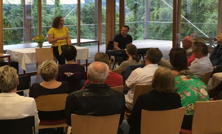 Zirka 40 Besucher waren zur Buchpräsentation gekommen. Foto: D. Huemer