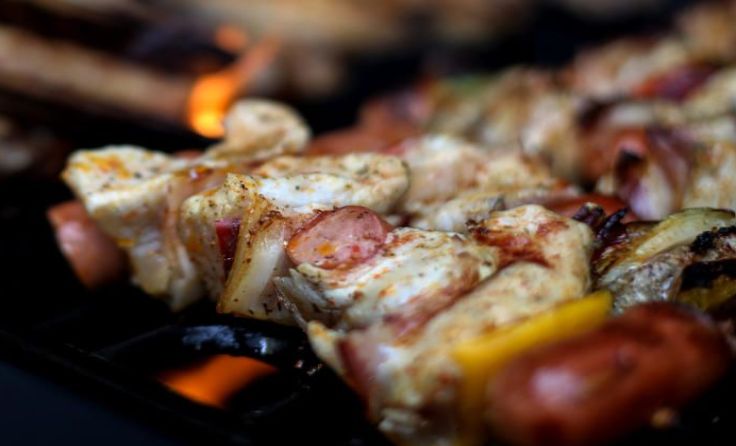 Der Integrationsbeirat lädt zu einem internationalen Grillfest ein. Symbolfoto: Weihbold