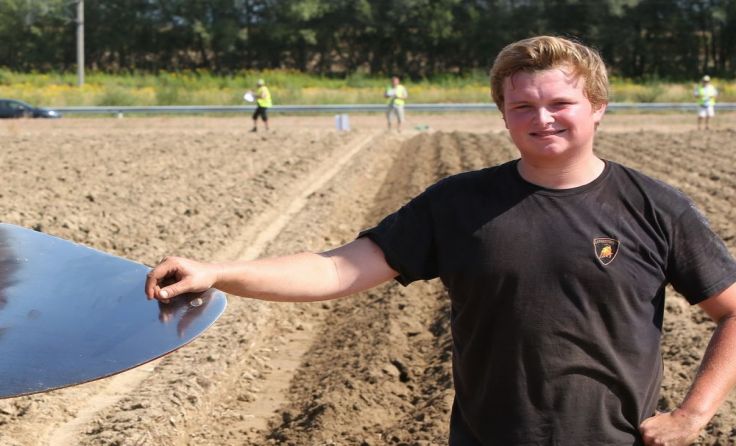 Vize-Landessieger Peter Flotzinger vor seiner gelungenen Schlußfurche. Foto: GEH-Foto