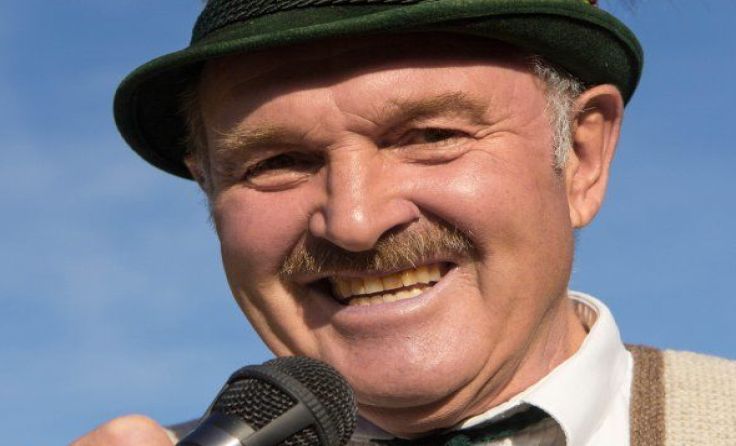 Humorist und Ansager Lenz Berger führt durch das Programm. Foto: L. Berger