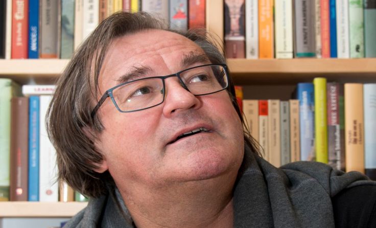 Der Micheldorfer Autor Erwin Einzinger liest aus seinem neuen Buch vor. Foto: H. Hehenberger
