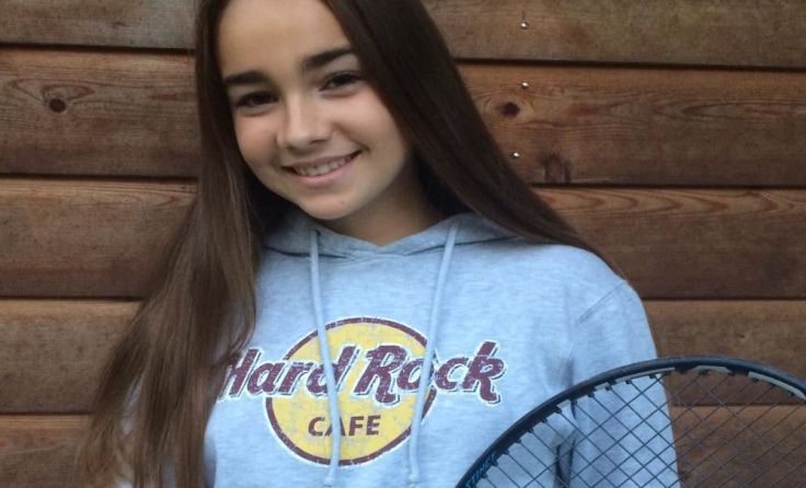 Jana Grussovar ist bereits das dritte Mal als Ballmädchen dabei. Foto: Lindinger