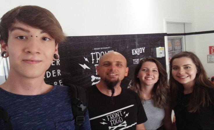 Die Jugendredakteure zu Gast bei Front Food