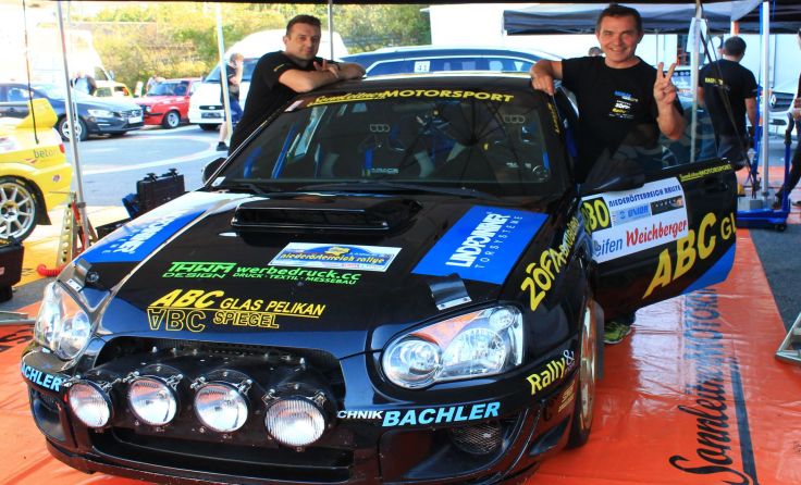 Gerald Bachler (r.) und Christoph Wögerer mit ihrem Subaru Imreza WRX STI kurz vor dem Start
