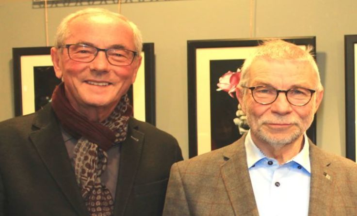 Ewald Sacher (l.) und Josef Jahrmann bei der Präsentation von Katalog und Ausstellung