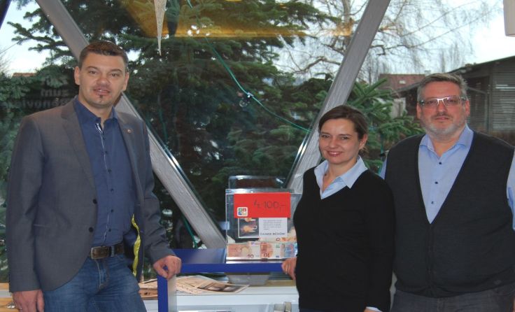 SP-Bürgermeister Thomas Vasku (v. l.), Agnes und Josef Prinz Foto: Gemeinde
