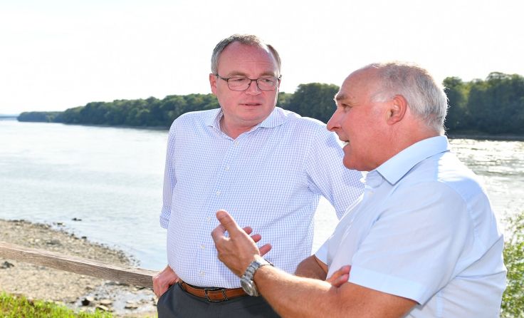 LH-Stellvertreter Stephan Pernkopf mit Bürgermeister Erich Ringseis (beide VP) Foto: NLK Burchart