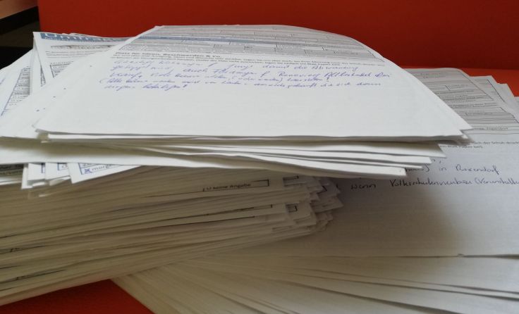 Die Fragebögen gilt es nun zu evaluieren. Foto: Marktgemeinde Raxendorf