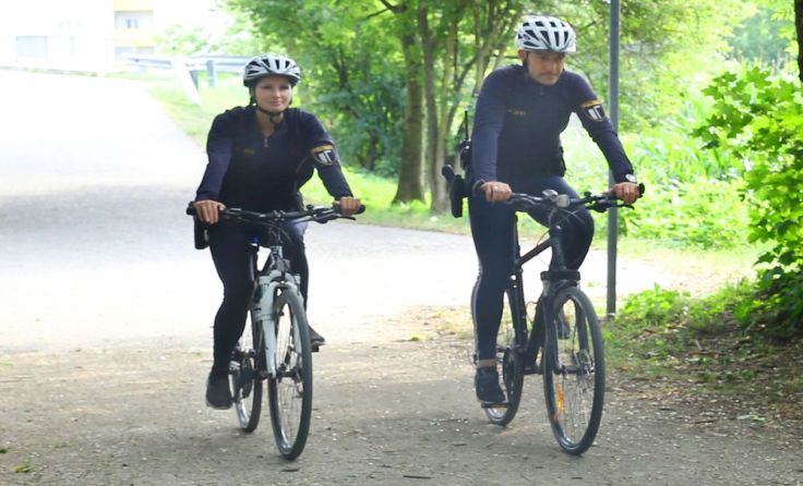 Die Trauner Stadtpolizei hat jetzt Fahrräder. Foto: Stadtarchiv Traun