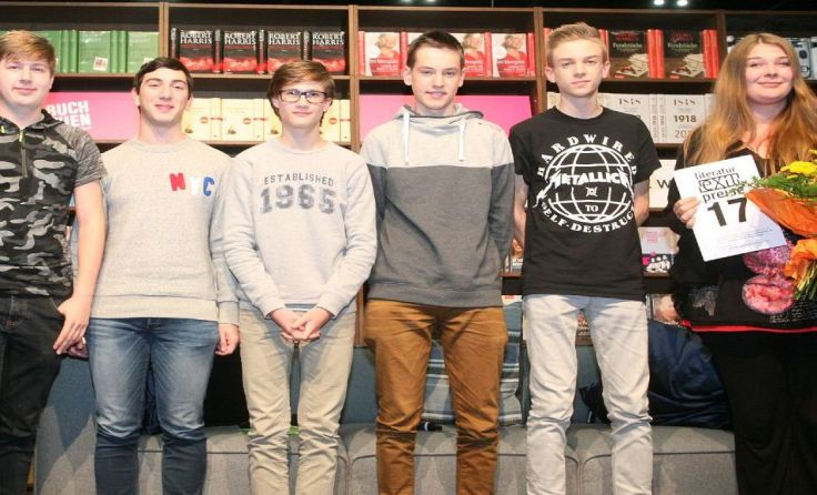 Im Rahmen der Messe „Buch Wien“ erhielten die Schüler der HTL Braunau den Exil-Literaturpreis.