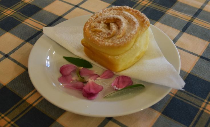Die Butterrose ist eine Mehlspeise aus Germteig, die kaum noch jemand kennt.