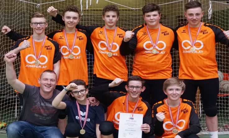 Der U-16-Nachwuchs der Höhnharter Faustballer holte sich den Staatsmeistertitel.