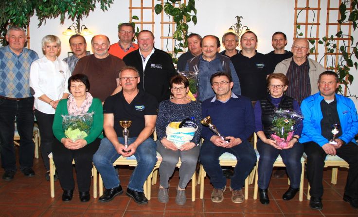 Zahlreiche Gewinner gibt es beim Gesellschaftsschnapsen des ÖKB Gresten. Foto: Josef Heigl
