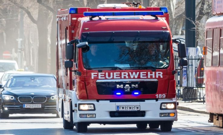 Ein Grablicht löste in einem Einfamilienhaus einen Brand aus. Foto: Wodicka