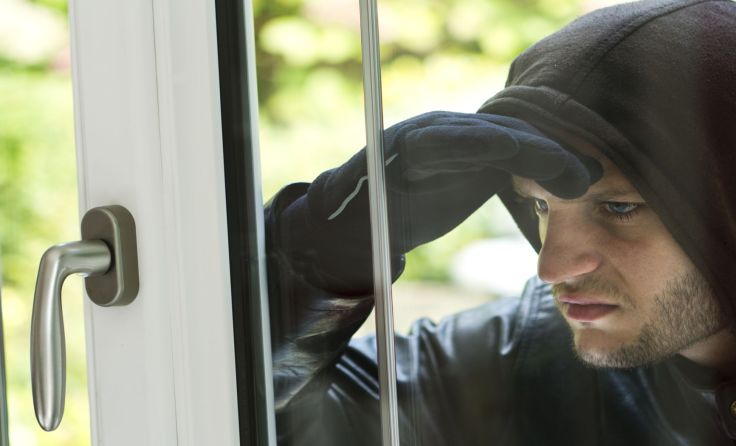 Die OÖ. Versicherung gibt Tipps gegen Einbrecher. Foto: sdecoret/Shutterstock.com