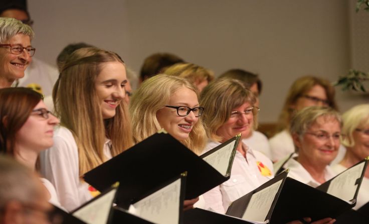 Ob Jung oder Alt – jeder fühlt sich in der Chorgemeinschaft wohl. Foto: Sing AG