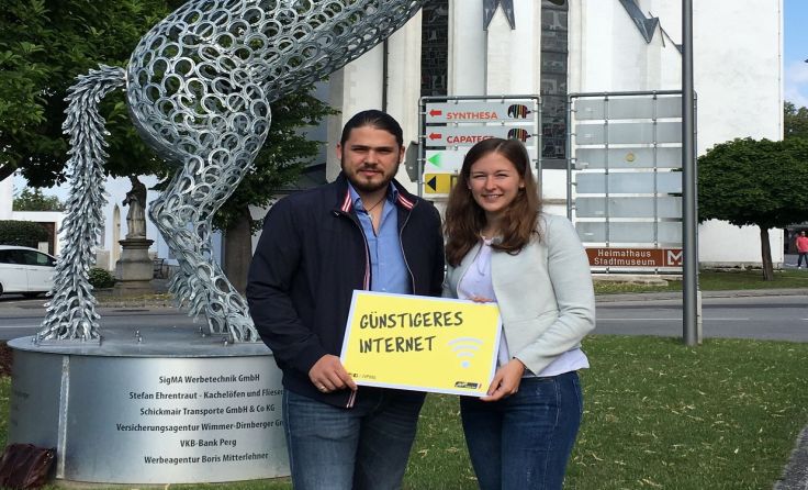 JVP-Bezirksobmann Fabio König und Claudia Plakolm, Landesobfrau der JVP OÖ Foto: mai