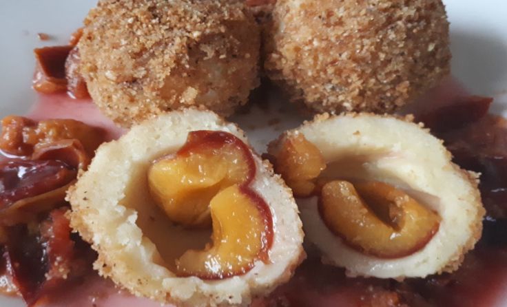 Vegane Zwetschgenknödel zum Nachkochen und Genießen. Foto: Thauerböck