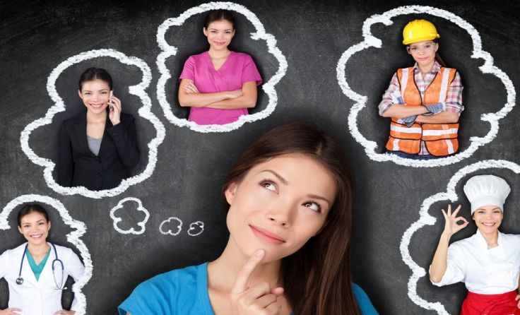 Schule oder Lehre – die Entscheidung fällt oft nicht leicht. Foto: Maridav/Shutterstock.com
