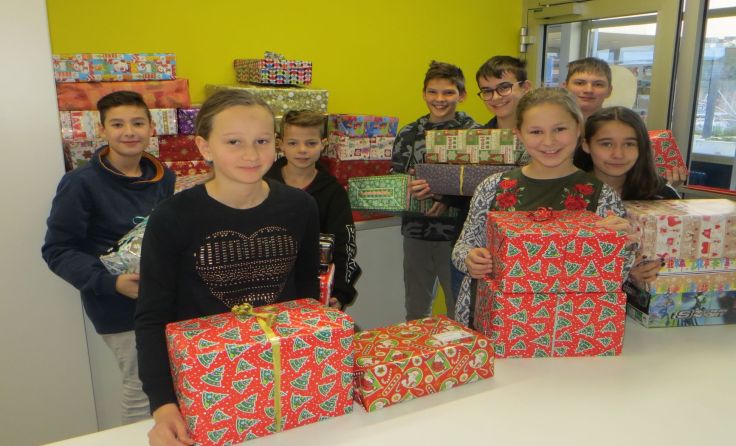 Seit vielen Jahren helfen die Schüler mit ihren Geschenken. Foto: Frühwirth