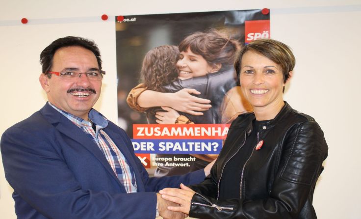 Erich Wahl übergibt den Vorsitz an Michaela Traxler. Foto: SPÖ Bezirk Perg