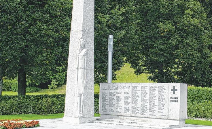 1961 wurde das Kriegerdenkmal in der Linzerstraße fertiggestellt. Foto: Kameradschaftsbund Perg