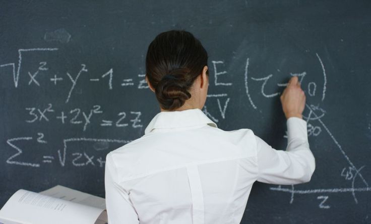 644 Lehrerinnen gibt es im Bezirk, aber nur 126 Lehrer. Foto: HQuality/Shutterstock.com