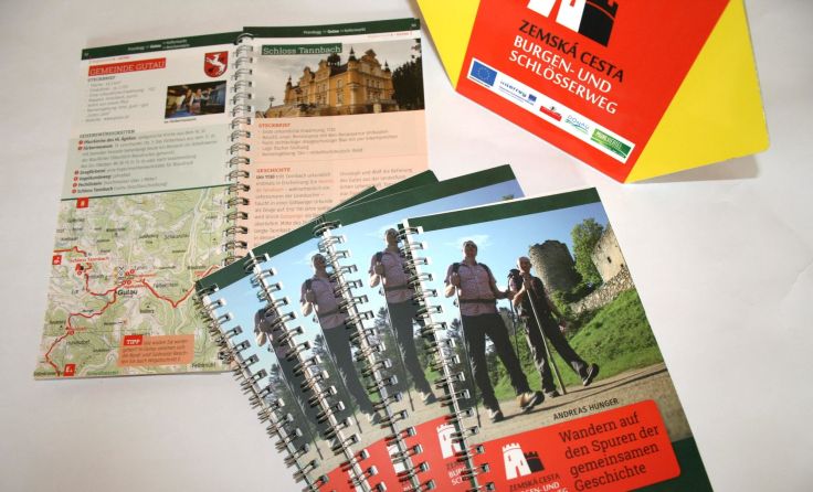 120 Seiten umfasst der Wanderführer. Foto: Verband Mühlviertler Alm