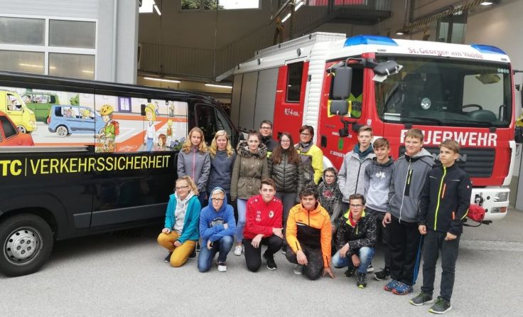 Die Schüler können nun den Toten Winkel besser einschätzen. Foto: NMS St. Georgen am Walde