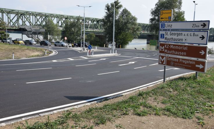 Auch wenn der Verkehr momentan fließt, wird eine neue Brücke benötigt. Foto: maf