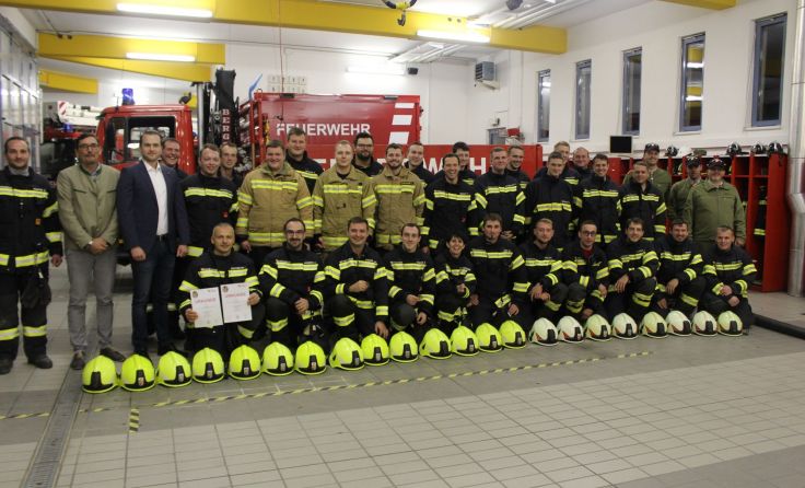 Die Kameraden freuten sich über die bestandene Prüfung. Foto: FF Perg