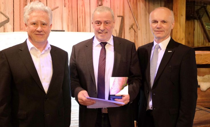 v.l.: Egon Zwinger, Mitarbeiter Rupert Holzer und Günter Kitzmüller. Foto: Bulmor