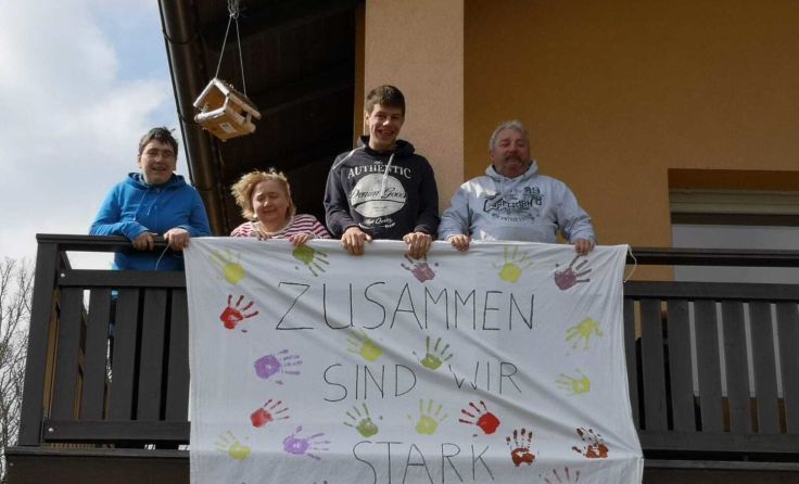 Das Transparent steht für Zusammenhalt. Foto: Lebenshilfe Grein 