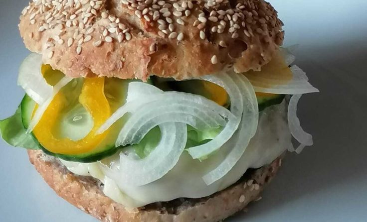 So könnte der fertige Burger aussehen. Foto: Silva Zach-Fürst