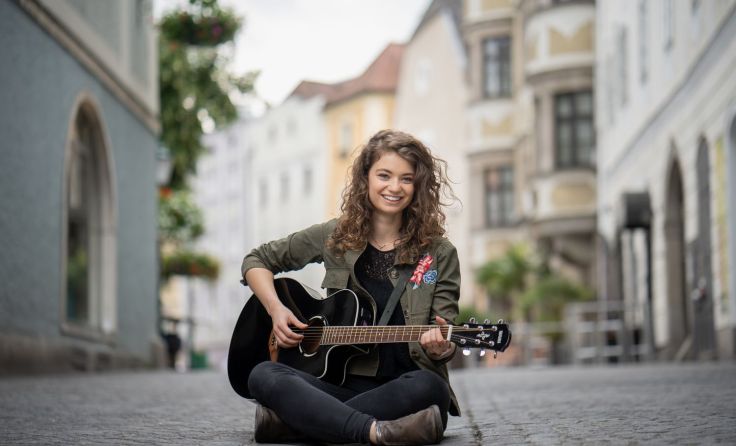 Ines Perndorfer entdeckte schon früh die Leidenschaft zur Musik. Foto: M. Ecker Fotografie