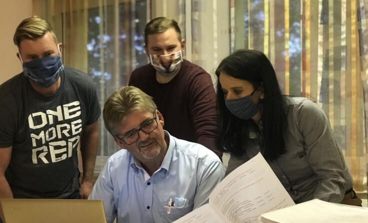 Die SPÖ Ried in der Riedmark bei der Auswertung der Umfrage. (Foto: SPÖ Ried in der Riedmark)
