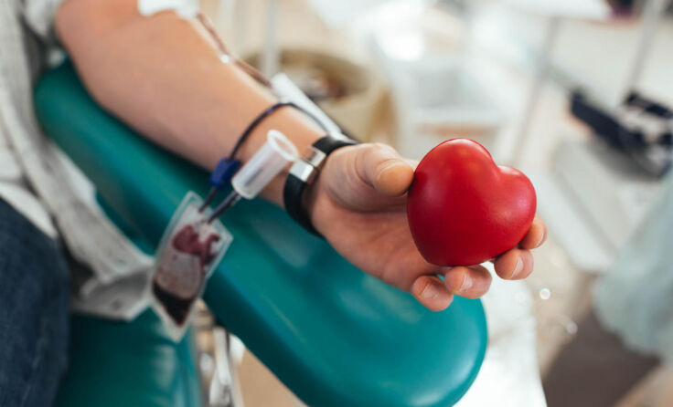 Am 10. Dezember Blut spenden und Leben retten. (Foto: Lumen Photos/ Shutterstock.com)