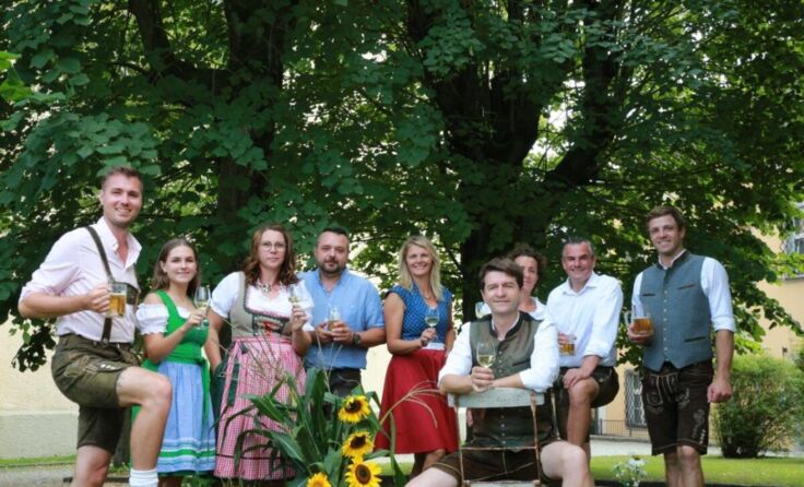Ab 17 Uhr lädt die „Halbe Achterl Kost“ zum geselligen Beinander ein. (Foto: ÖVP Ried)