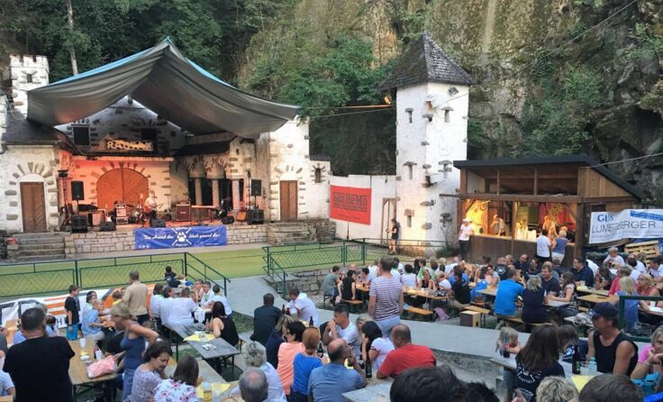 Die Konzertkulisse der Aiserbühne beim Schwertberg Jammed 2019. (Foto: Gemeinde Schwertberg)