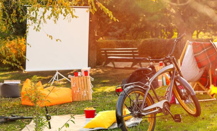 Ein sportlicher Kinoabend wartet auf die Besucher. (Foto: Pixel-Shot/Shutterstock.com)