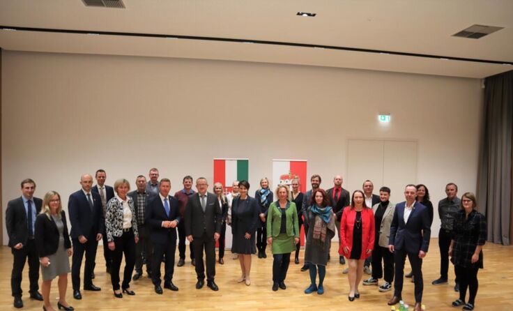 Der angelobte Gemeinderat für die Periode 2021-2027. (Foto: Gemeinde Katsdorf)