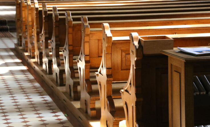 statistik 554 Perger sind 2021 aus der Kirche ausgetreten. (Foto: Maleo/Shutterstock.com)