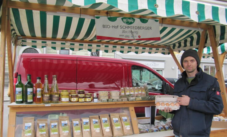 Zum Start am 4. März kommt Biohof Schmiedberger auf den Wochenmarkt. (Foto: Kowatschek)
