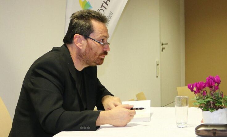 Krimiautor Werner Wöckinger liest in der Bibliothek Dimbach. (Foto: Wöckinger)