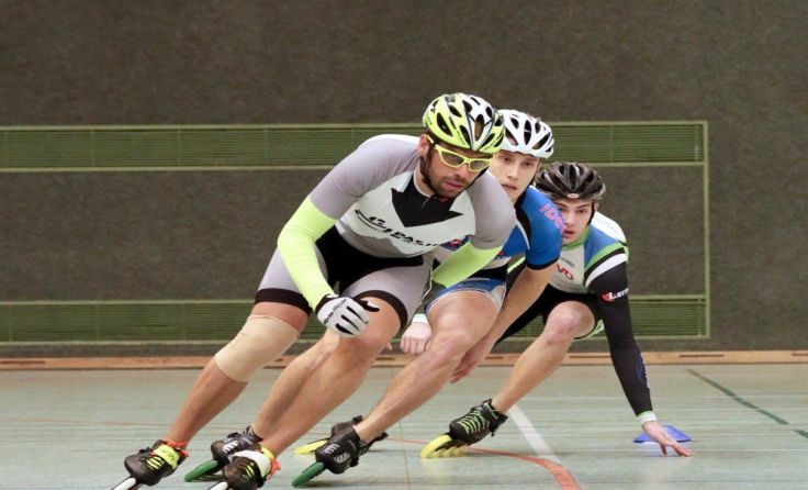 Bis zu 40 km/h erreichen die Speedskater auf dem schnellen Belag der Linzer Halle. Foto: LISC-2010